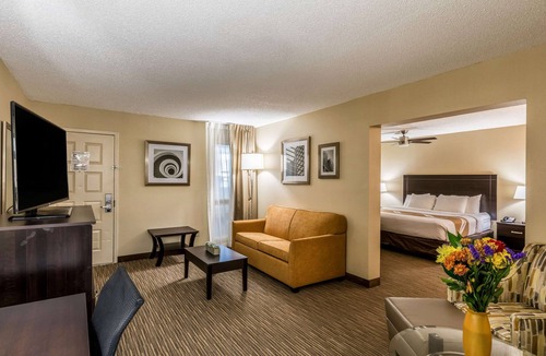 Lansing Hotel | Quality Inn University