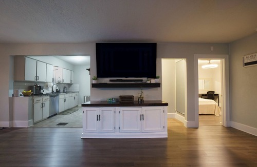 Boise Bench House | Quarter acre! Rare! 3 BR home AC, WiFi, fitness room, lots of space and privacy