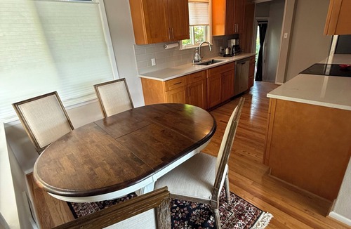 North Queen Anne House | Queen Anne Hillside 3BR with AC and stunning sunny views.