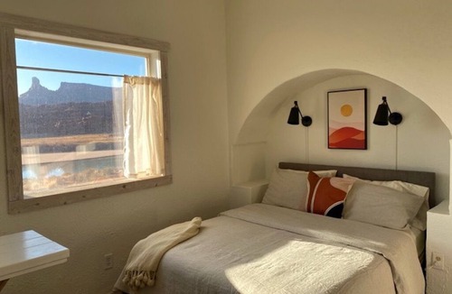 Moab Cabin | Queen Anti-cline, disc golf, kayaks, ATV, wildlife, hiking, beach, pet friendly