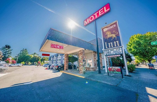 Powellhurst-Gilbert Apartment | Queen Bed Accessible
