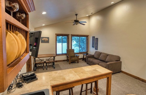 Island Park Cabin | Queen Suite at Ponds Lodge Cabin 31 Unit 1