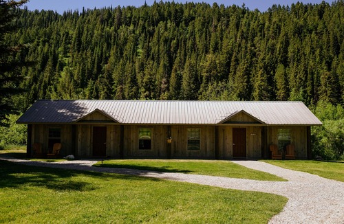 Victor Cabin | Queen Twin Cabin at Moose Creek Ranch!