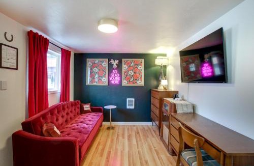 Latah Valley Apartment | Quick Hospital Commute! Spokane Apt w/Workspace