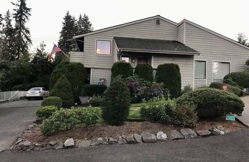 Fircrest House | Quiet 2BR 2BA Duplex in Fircrest