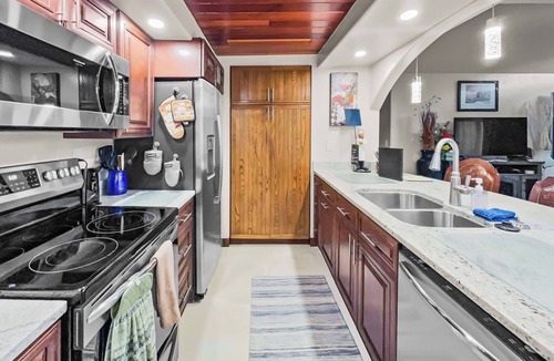 Clifton House | Quiet Garden Sanctuary Hot Tub Pet Friendly