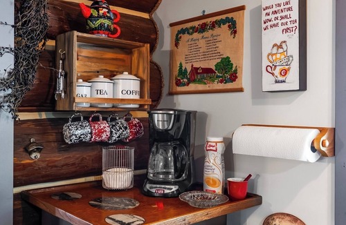 Bonners Ferry Cabin | Quiet Log Cabin Gazebo Near River and Trails