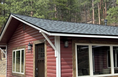 Pine Cabin | Quiet Mountain Cabin Escape - 1 hr from DIA! Gas firepit & Starlink Wifi