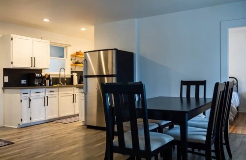 South Tacoma Apartment | Quiet neighborhood, Central location