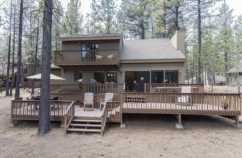 Black Butte Ranch House | Quiet, relaxing home on GM fairway #7! Walk to Glaze Meadow Rec. Ctr. & Pool