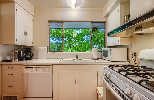 Belmont House | Quiet Retreat at the Heart of th Best of Inner SE Portland