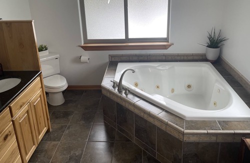 Newport Cabin | Quiet Riverfront Cabin w/100ft+ of Shoreline, WFH, Pet Friendly
