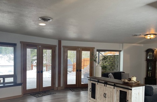 Newport Cabin | Quiet Riverfront Cabin w/100ft+ of Shoreline, WFH, Pet Friendly