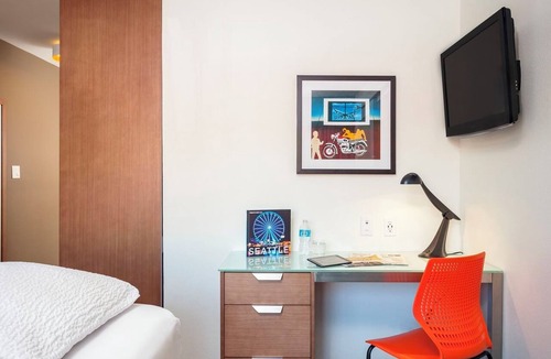 University District Hotel | Quiet Seattle Spot | Perfect for Couple: Bustling University Village