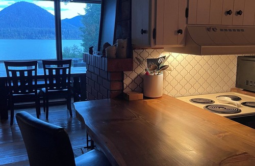 Amanda Park Cabin | Quinault Cove- Two Cabin Property on Quiet Lake Quinault