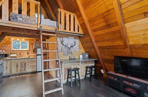 Leavenworth Cabin | R&R Retreat - Intimate, Quaint and Cozy A-Frame