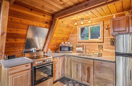 Leavenworth Cabin | R&R Retreat - Intimate, Quaint and Cozy A-Frame