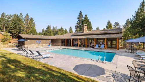 RiverWild House | Rafters Court Retreat in Bend OR