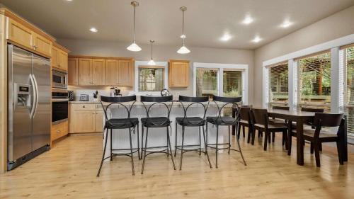 RiverWild House | Rafters Court Retreat in Bend OR