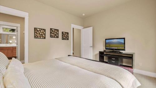RiverWild House | Rafters Court Retreat in Bend OR