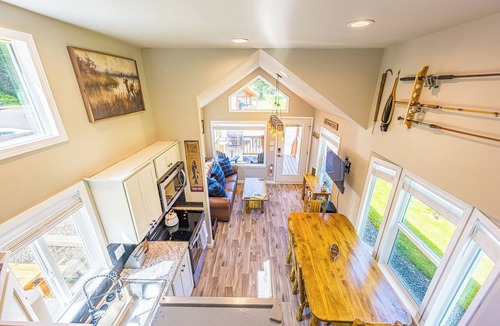Forks Cabin | Rainforest Retreat Tiny Home: Fishing Cabin