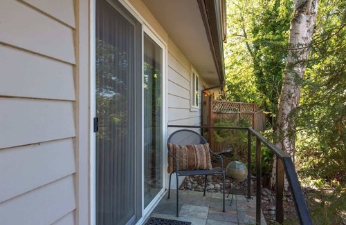 Sequim Apartment | Ramblin Rose, Apartment in Central Area, Sleeps 4