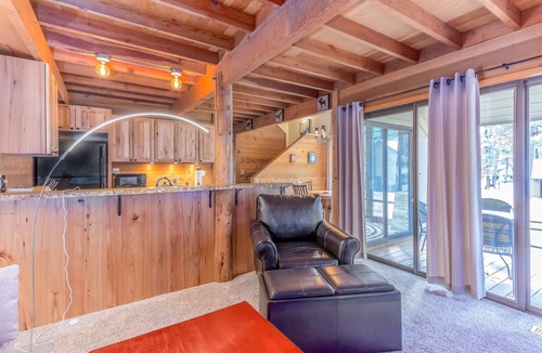 Sunriver Cabin | RANC16 - Sunriver Getaway w/Fireplace, Community Pool + Patio