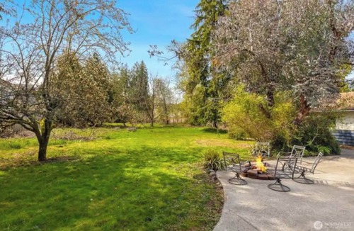 Bonney Lake House | RANCH BEAUT-Modern Farmhouse charm in Bonney Lake