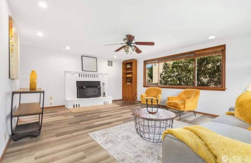 Bonney Lake House | RANCH BEAUT-Modern Farmhouse charm in Bonney Lake
