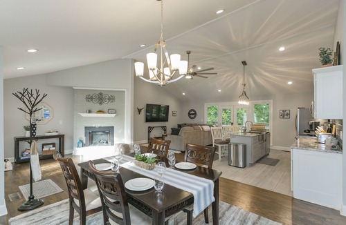 Madison House | RANCH BEAUTY- 5Bd/3Ba, King Beds, Mins to Broadway, Opry & Airport - Sleeps 12!