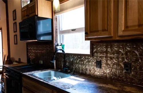 Days Creek House | Ranch House #2 2BR- Farm Tours- Near Crater Lake
