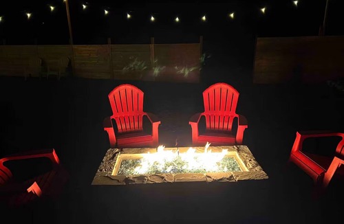 Ellensburg House | Ranch Retreat Sleeps 16 VIEWS Hot tub Gas Firepit