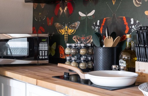 Port Angeles House | Ravenwood Hideaway a Cozy Cheery Apartment