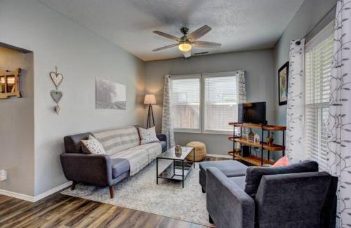 Sunset House | Red Bench Cottage Ideal location near parks, trails, skiing, hiking, biking, shopping extended stays welcome