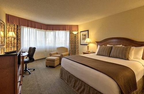Brownstown Hotel | Red Lion Hotel Yakima Center