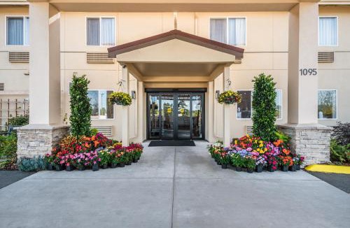 Sequim Hotel | Red Lion Inn & Suites Sequim at Olympic National Park