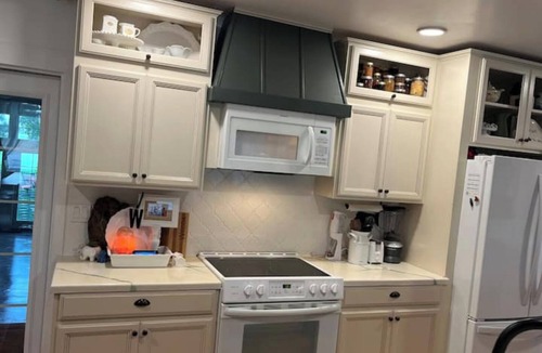 Nampa Other | Red Roof Farmhouse has beds for 27, a 12 person swim spa, 1350 sq ft activity rm