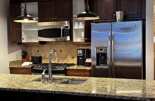 Park City Cabin | REDUCED: SPRING BREAK Mar 14-21 3bedroom 3bath. HILTON:SUNRISE LODGE SKI IN-OUT