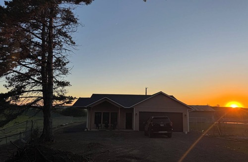Moscow House | Reece Farm Retreat Hot Tub Game Room Palouse Views Near WSU & UI