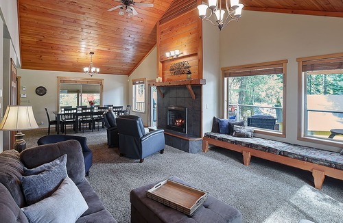 Loon Lake House | Relax @ Deer Lake Hanleys Haven