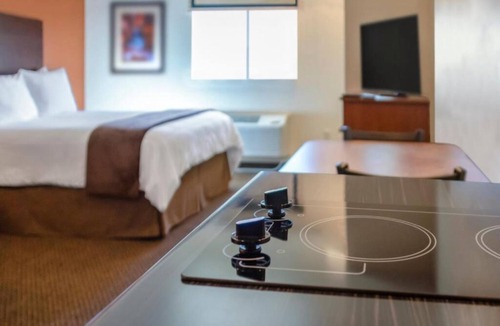Jamestown Hotel | Relax in a Two Welcoming Room w/Kitchenette