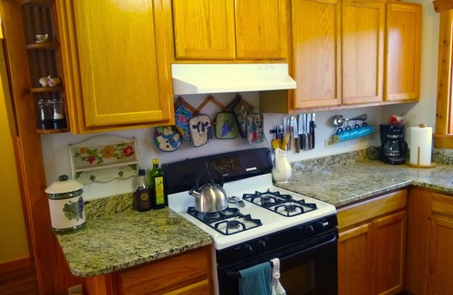 Hot Springs House | Relax in "Big Sky" Style just 3 blocks from the Symes Mineral Soaks!