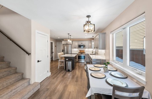 Gunnison House | Relax in Spacious Comfort; Walk to Main St. and trails. 30 min to Crested Butte