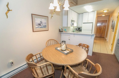Ocean Shores Apartment | Relax & Recharge – Oceanview Stay with Sauna, Pool and Fire Pit