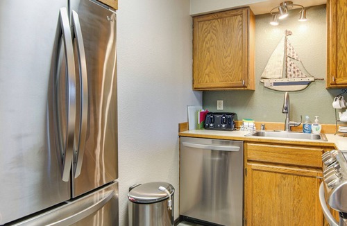 Ocean Shores Condo | Relax & Unwind by the Sea! Unit in Ocean Shores