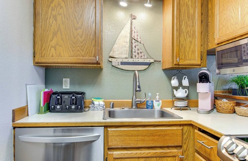 Ocean Shores Condo | Relax & Unwind by the Sea! Unit in Ocean Shores