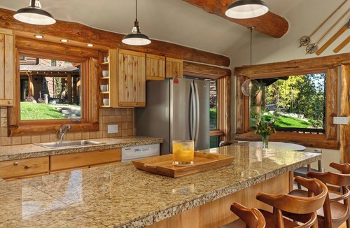 Wilson House | Relax with the whole family at The Fox Den in Wilson.