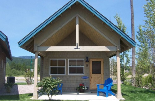 Dover Bay House | Relaxation is prescribed at "Doctor's Orders". This Dover Bay bungalow near Lake Pend Oreille offers a peaceful stay with resort amenities and cozy charm for total rejuvenation.
