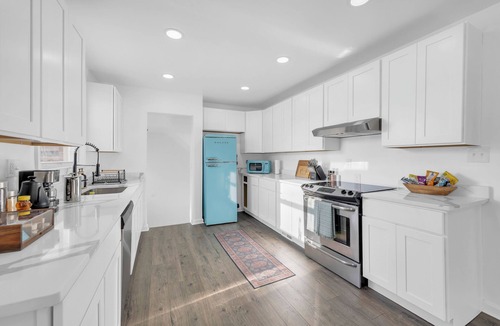 Madison Heights House | Relaxing 3 bdrm, 2 br home with spacious master suite, soaking tub & game room