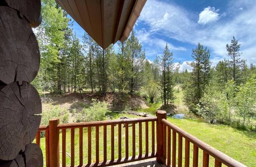 Tamarack Resort Cabin | Relaxing 5 Bedroom Log Cabin with Large Backyard